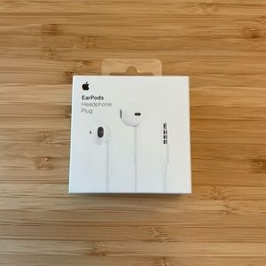 Apple EarPods with 3.5mm Headphone Plug